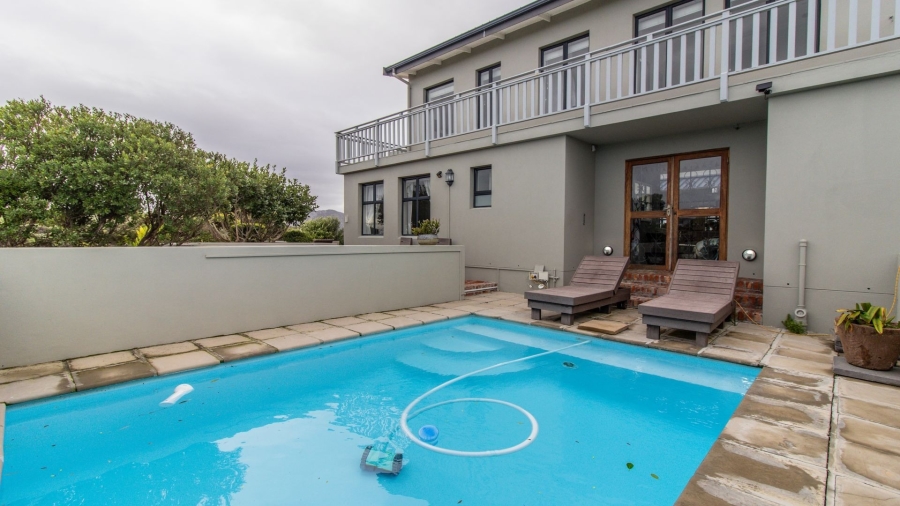 3 Bedroom Property for Sale in Birkenhead Western Cape